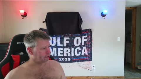 joejoe__ online show from February 14, 3:40 pm