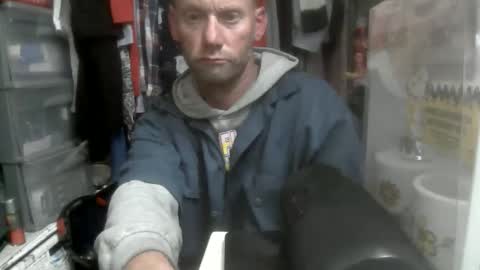 joeybcali79 online show from April 1, 10:17 am