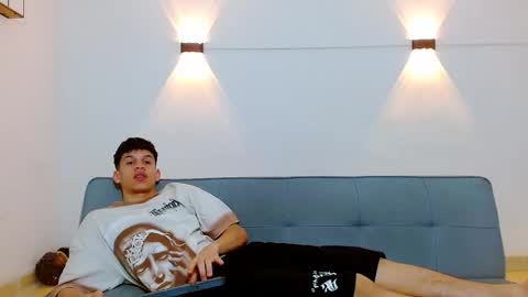 john_ssnow29 online show from January 8, 11:37 am