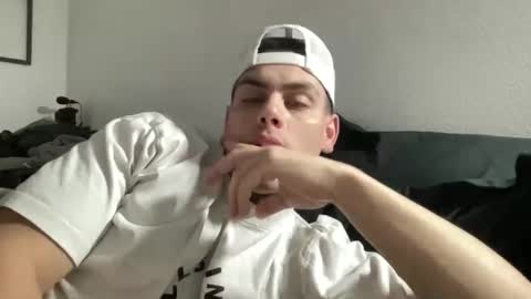 JAXX online show from February 9, 9:14 am