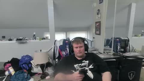 johnfernandez784 online show from May 29, 1:43 pm