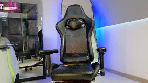 johnjaguar  online show from July 28, 4:39 pm