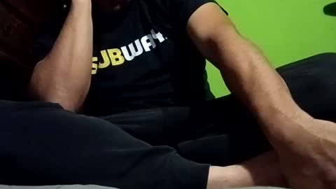 johnnyleos online show from August 2, 12:36 pm