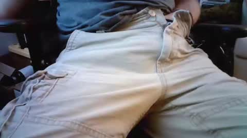 Snapshot of johnnyvalentino112 chatting on October 2, 2:37 am johnnyvalentino112 online show from October 2, 2:37 am