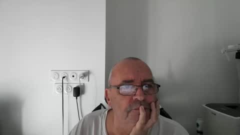 jojo04800 online show from November 3, 1:13 pm