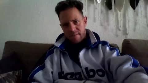 jojo19844 online show from April 3, 9:39 am