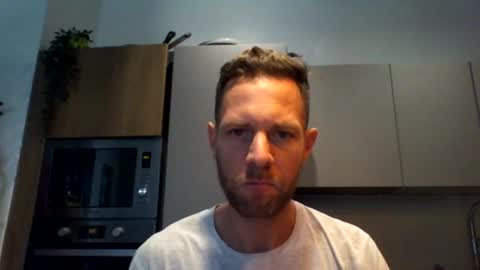 jojo19844 online show from September 9, 8:14 am