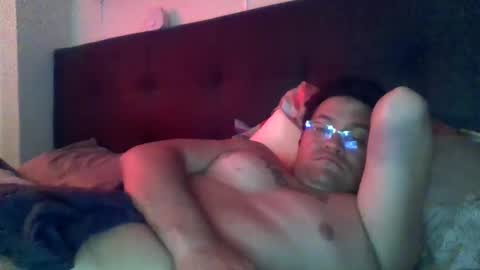 Snapshot of jon323th chatting on March 12, 2:56 pm jon323th online show from March 12, 2:56 pm