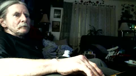 Jonelvis123456 online show from April 16, 8:47 am