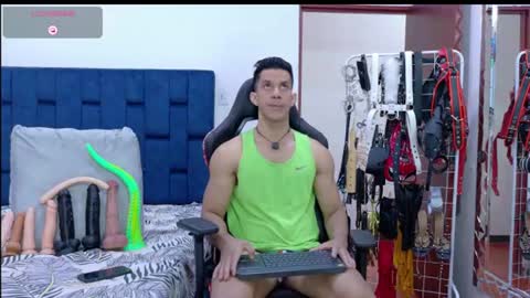 jose_rumbero91 online show from July 28, 12:48 pm