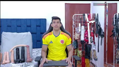 jose_rumbero91 online show from June 2, 12:17 pm