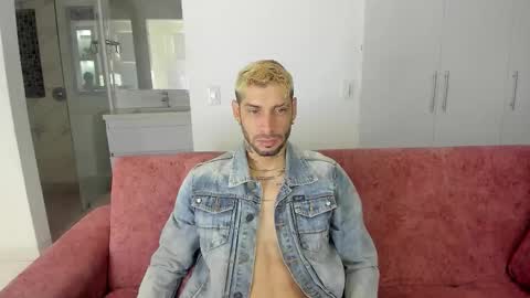 jose_wc online show from January 17, 8:44 pm