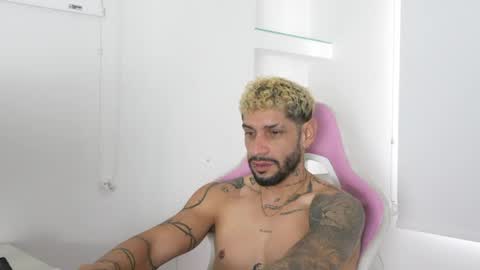 jose_wc online show from April 20, 4:42 pm