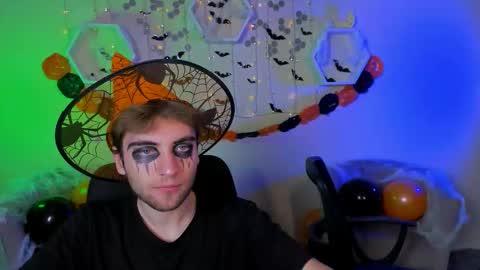 joseph_bear_ online show from October 23, 7:28 pm