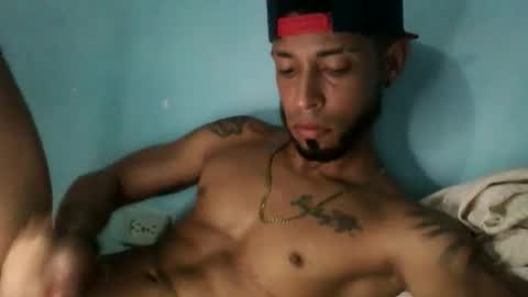 jpineda97 online show from March 15, 6:10 am