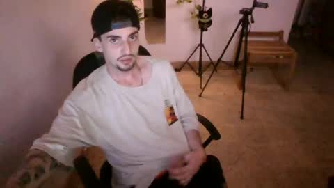 juan235665 online show from June 15, 5:54 am