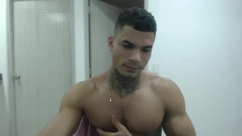 Snapshot of juan_gomez_1 chatting on December 7, 12:02 pm juan_gomez_1 online show from December 7, 12:02 pm