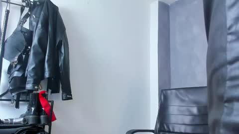 Juan Esteban online show from March 12, 2:03 pm