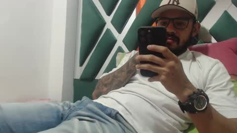 juanfe_style online show from September 13, 4:24 am