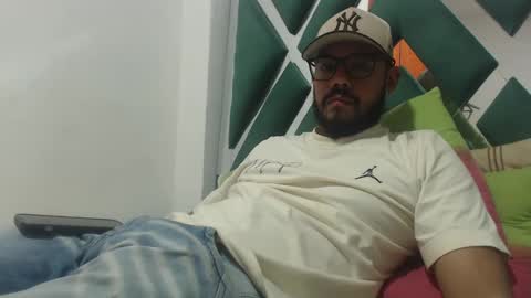 juanfe_style online show from October 3, 3:44 am