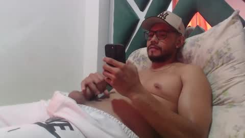 juanfe_style online show from November 9, 4:22 pm