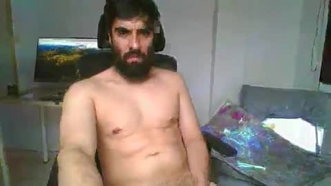 julian_patino online show from February 13, 11:10 pm