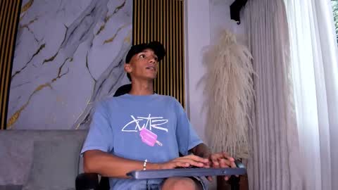 Julien online show from November 24, 12:28 pm