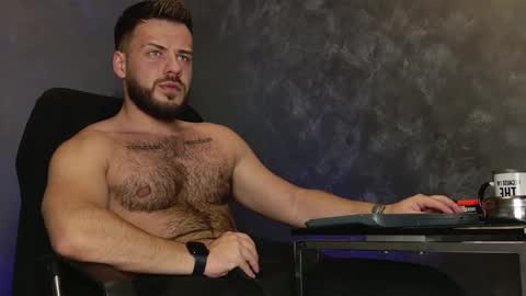 JULiUS   online show from December 4, 8:38 pm