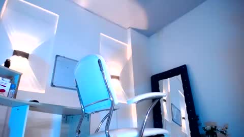 jullian online show from July 28, 8:52 pm