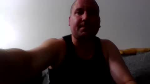 Snapshot of just1more5 chatting on October 12, 3:33 am just1more5 online show from October 12, 3:33 am
