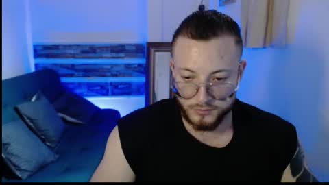 justin_mackenlly online show from March 5, 9:22 pm