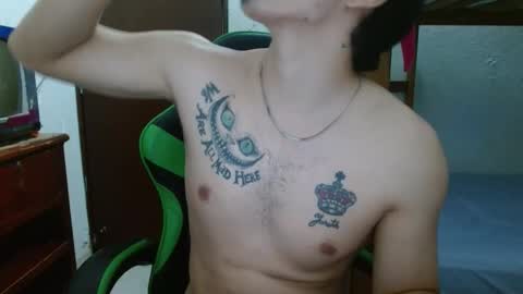 justin_taylor02 online show from November 2, 8:46 pm