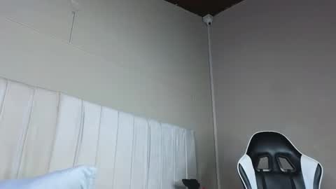 Justin  online show from March 26, 3:43 am