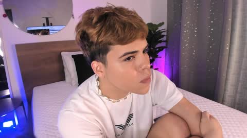 Justin online show from December 15, 4:40 am