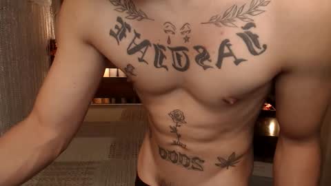 justine_hunk online show from June 5, 6:18 am
