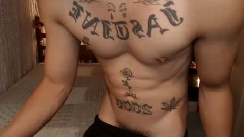 justine_hunk online show from June 17, 1:46 pm