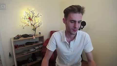 Hologram Guy online show from July 1, 1:01 pm