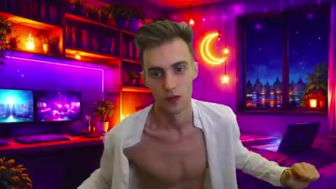Hologram Guy online show from June 22, 3:38 pm