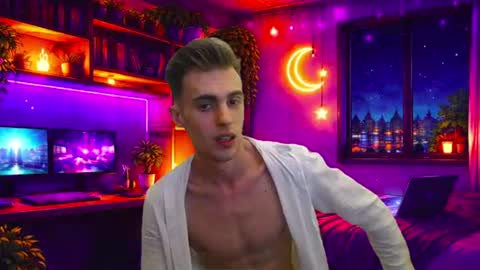 Hologram Guy online show from June 21, 8:20 am