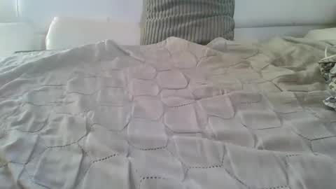 justinyojustin online show from November 23, 8:14 am