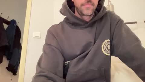 justmeandyou00 online show from November 11, 10:42 am