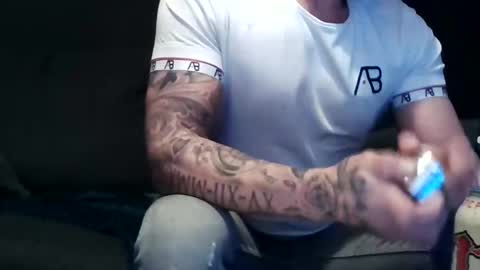 justmehere077 online show from February 7, 10:41 pm