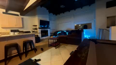 juuneet online show from March 19, 4:37 am