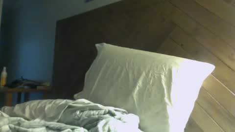 J and Sugar snap pea online show from March 12, 2:08 am