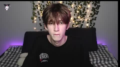 slutkai online show from November 24, 8:32 pm