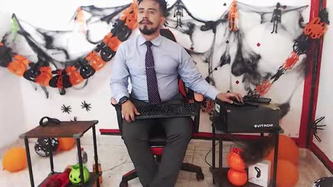 Kaleth online show from October 25, 9:49 pm