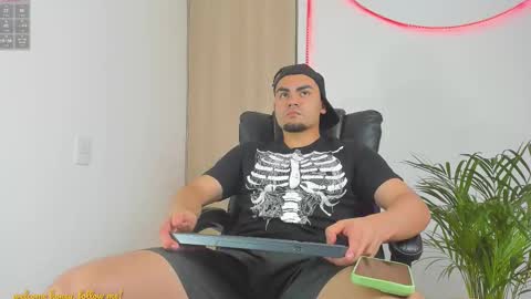 K A L I online show from March 13, 6:43 am