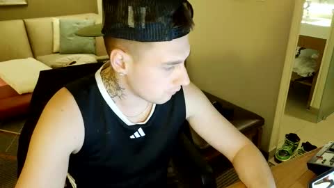 Denis online show from February 19, 9:00 pm