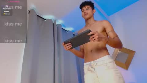 Kami online show from February 3, 6:46 pm