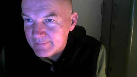 Robbie online show from December 25, 6:31 am